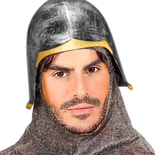 elmo da cavaliere medievale
