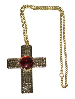 collana con croce dorata e gemma