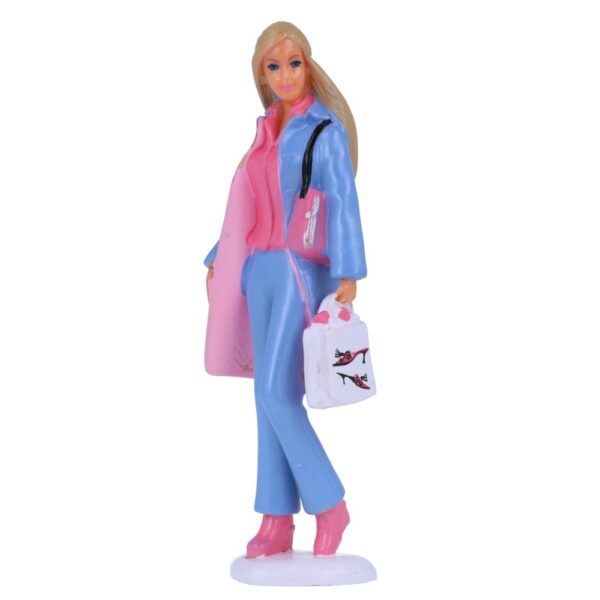 statuina plastica barbie elegante (copia)