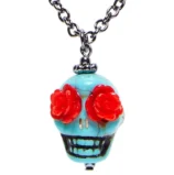 collana con rosa nera e cameo teschio (copia)