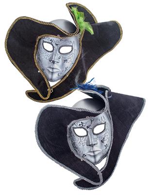 maschera veneziana argentata con tricorno nero e piuma (copia)