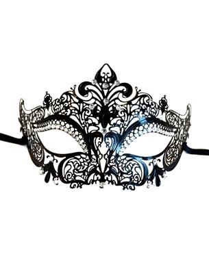 maschera veneziana bianca in metallo traforato (copia)