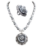 collana croce gotica con gemme nere (copia)
