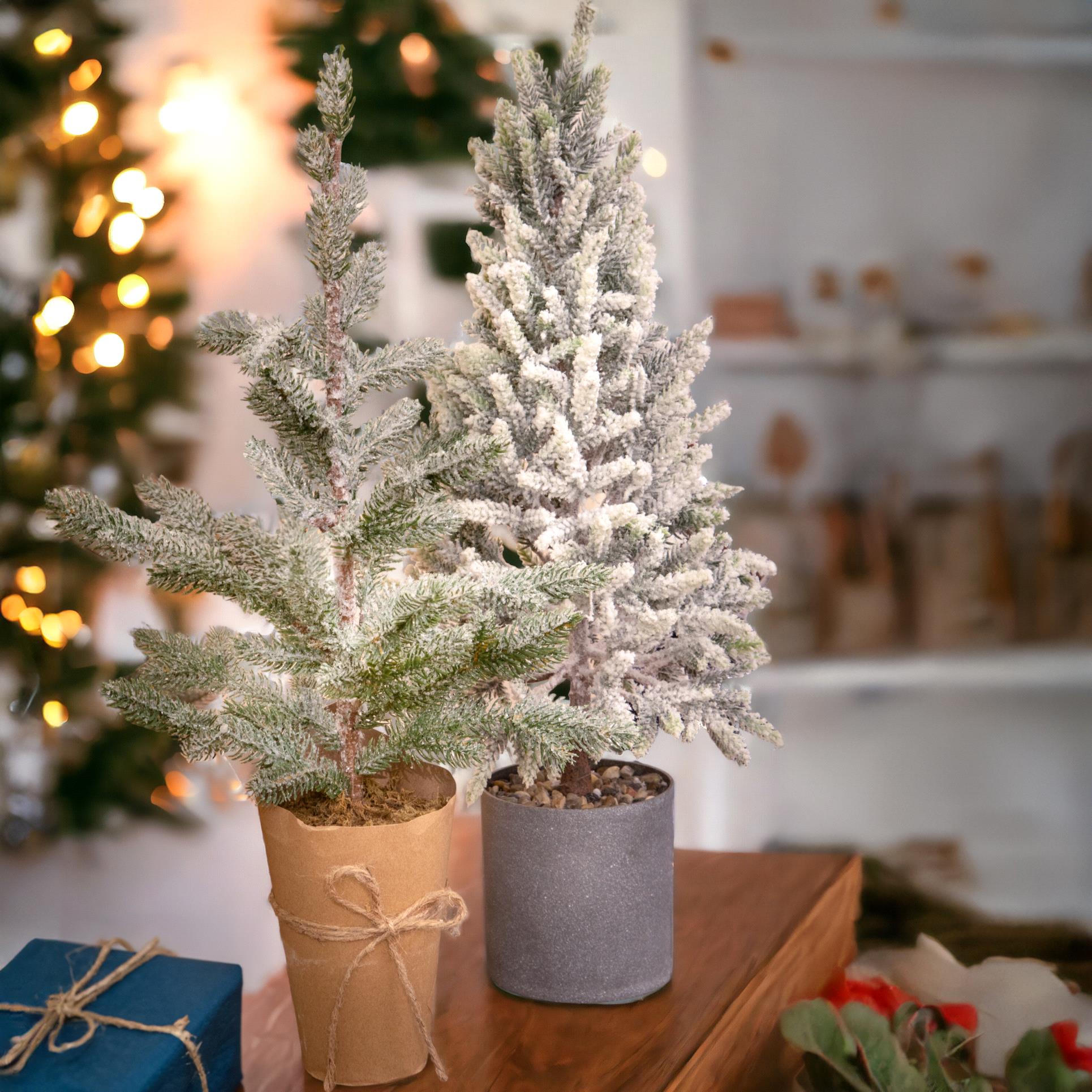 albero di natale da tavolo innevato con pigne e base in juta – 75 cm (copia)