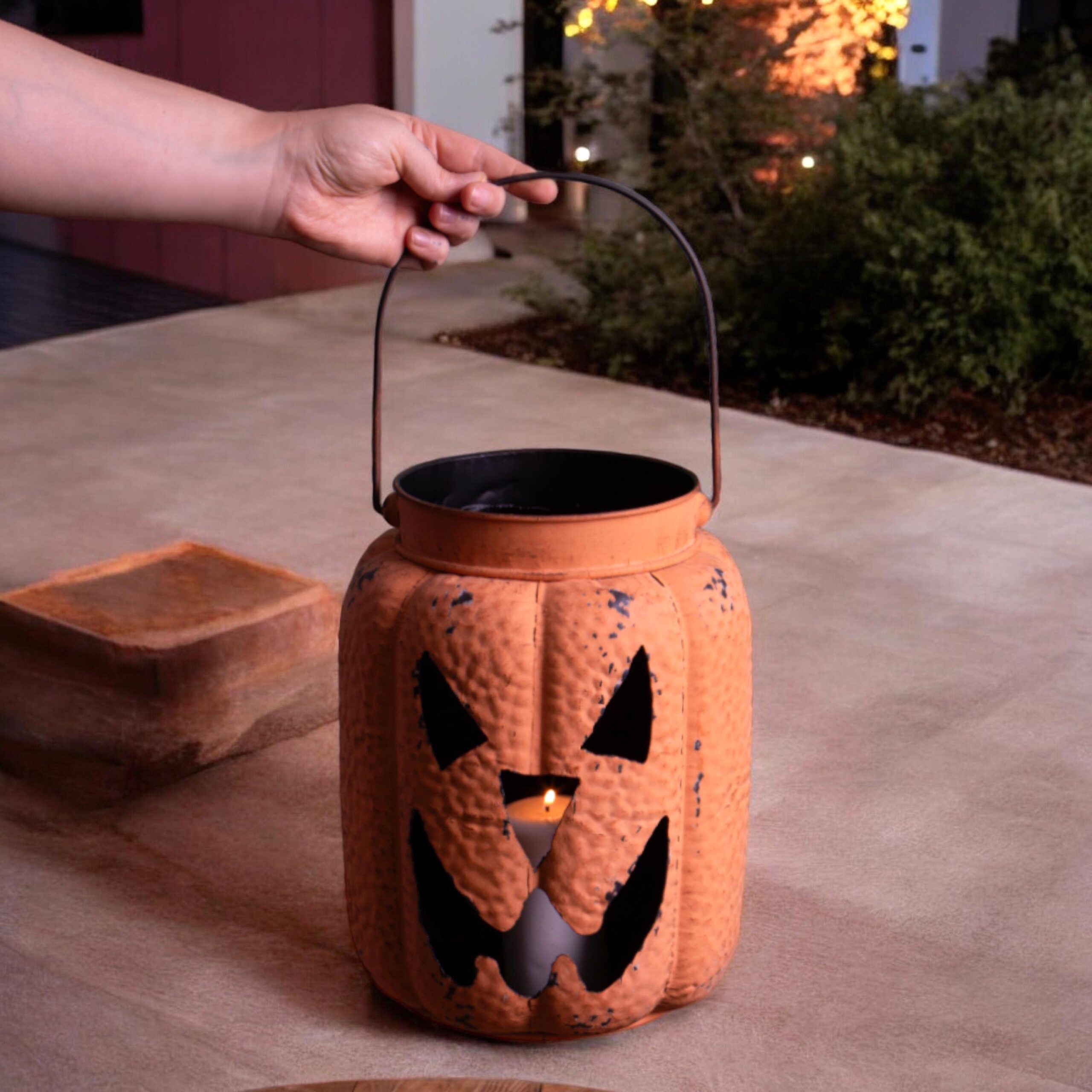 zucca halloween decorativa in metallo con cappello da strega nero (copia)