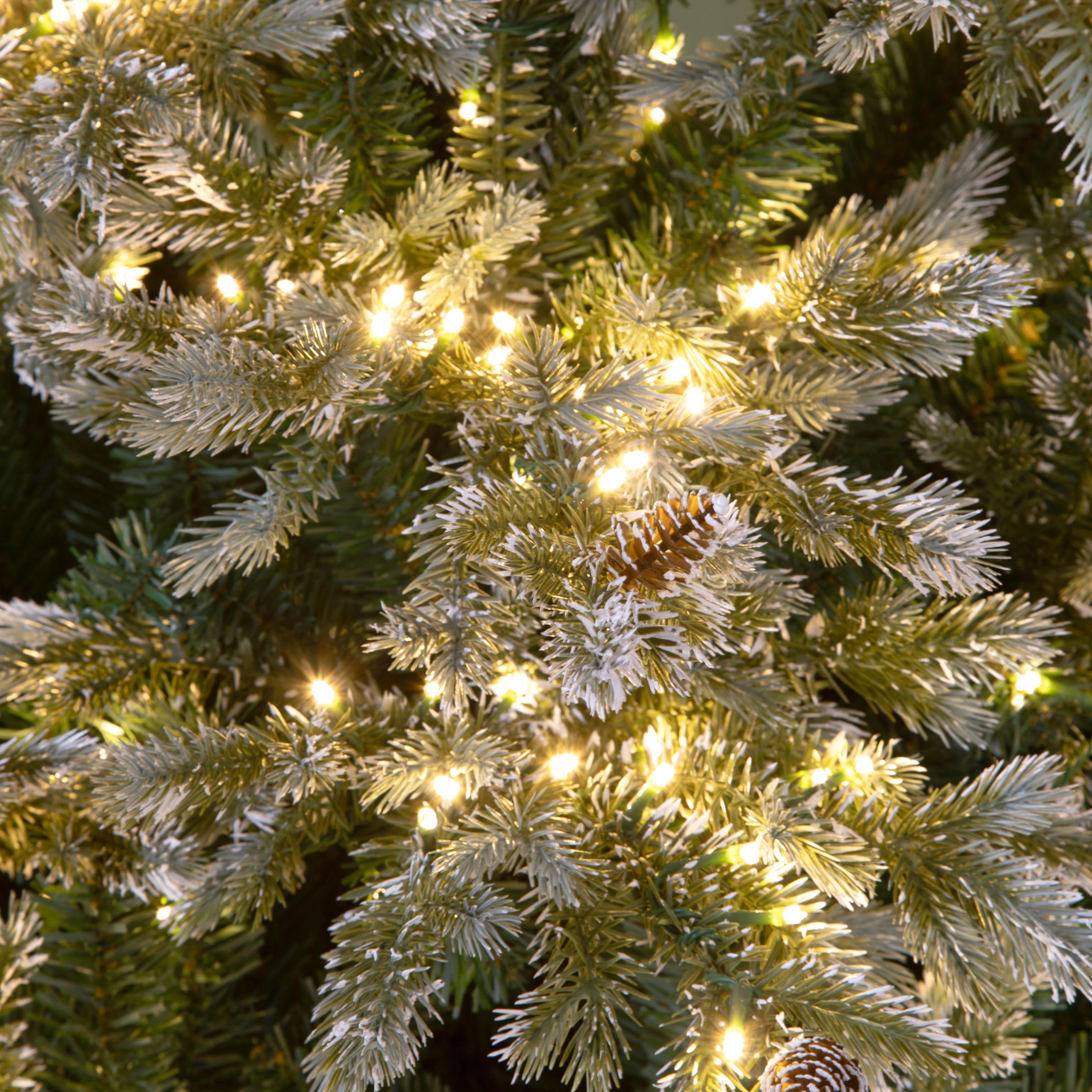 albero di natale nobilis innevato 260 cm con 650 led – 2783 rami (copia)