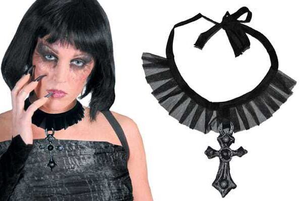 Collana con Croce Gotica
