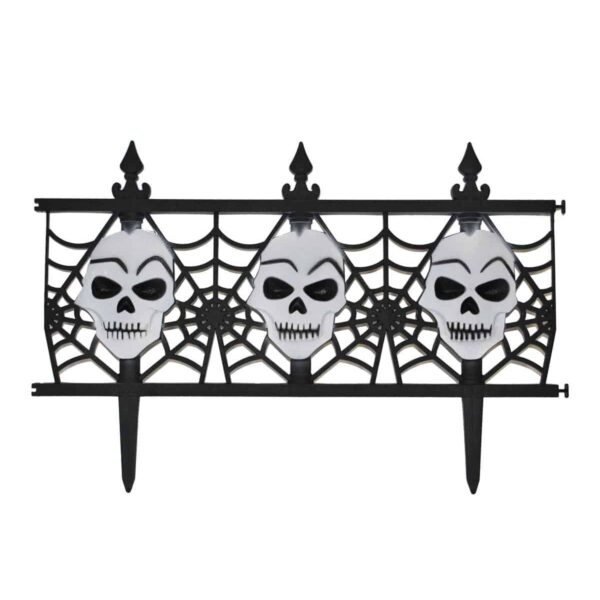 Scenografia da Bancone Recinzione Cimitero